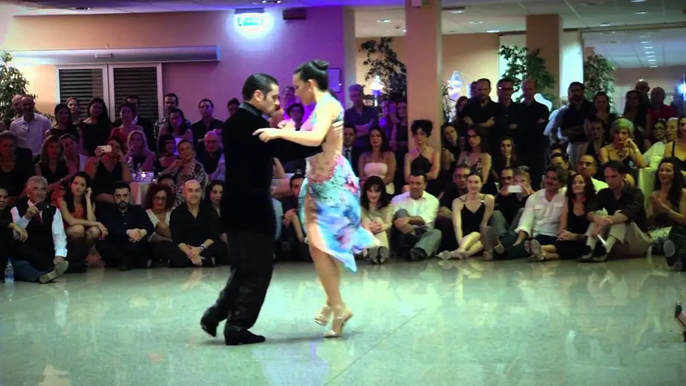 Video thumbnail for Neri Piliu e Yanina Quinones 5° Bari International Tango Congress 2/3