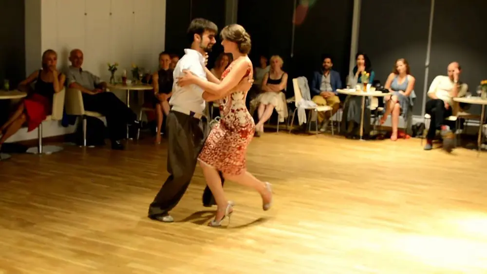 Video thumbnail for Lena & Vladimir Tarasov, Martime Tango Challenge 2/3