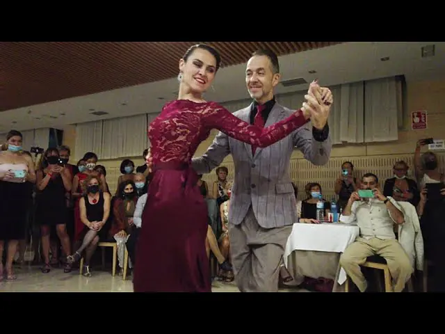 Video thumbnail for Michael Nadtochi ''El Gato'' & Elvira Lambo dance Juan D'Arienzo's Corazón de artista