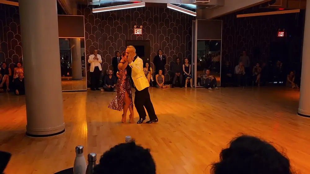 Video thumbnail for Argentine tango: Paloma Berrios & Maximiliano Alvarado - Milongón