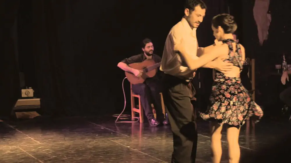 Video thumbnail for Marina Kenny y Ezequiel Merlo bailan junto a Juan Villarreal y Patricio Crom - MILONGA DEL DON
