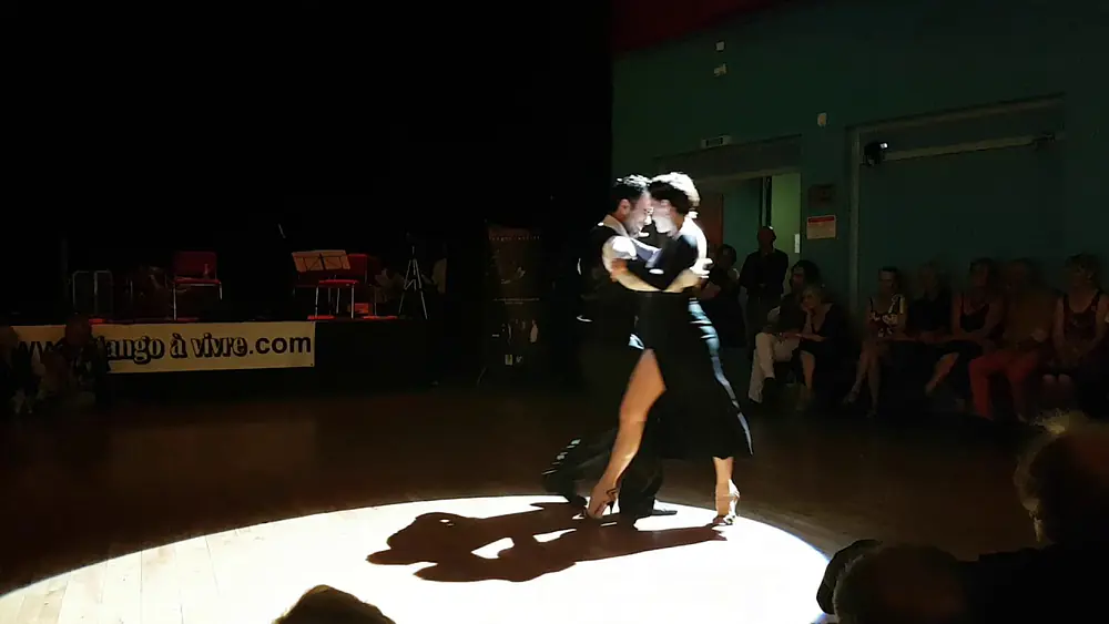 Video thumbnail for Dario E. Da Silva & Veronica Palacios ❤@ Limouzi Tango Festival 2018 -  El Raje (J. D'Arienzo)