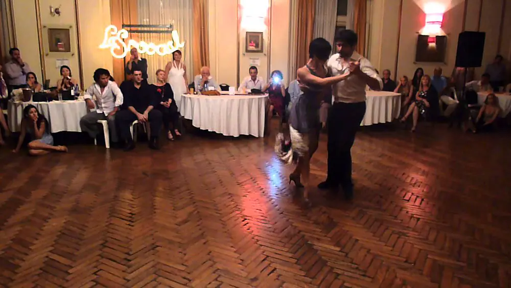 Video thumbnail for Cristian Correa y Sabrina Amuchástegui bailan "Don Juan" en La Sooocial 2013