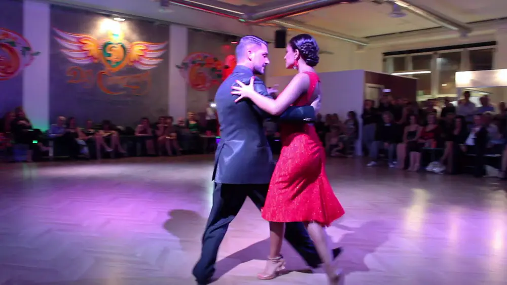 Video thumbnail for 2 Corazones Tango Accademia: Pam Est Là & Danilo Maddalena 3/4 - Rimini 15/12/2017