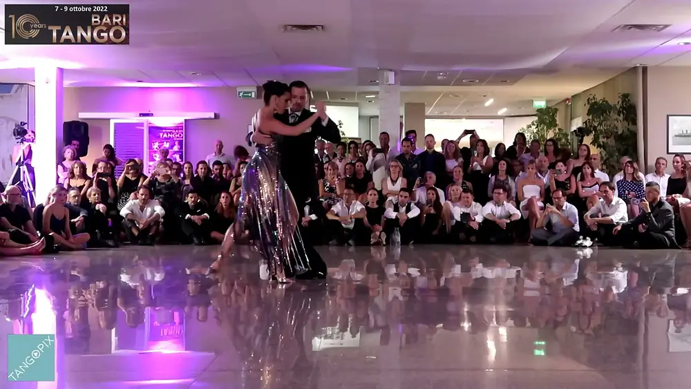 Video thumbnail for Yanina Quiñones e Neri Piliù dance Carlos Di Sarli - Ensueños