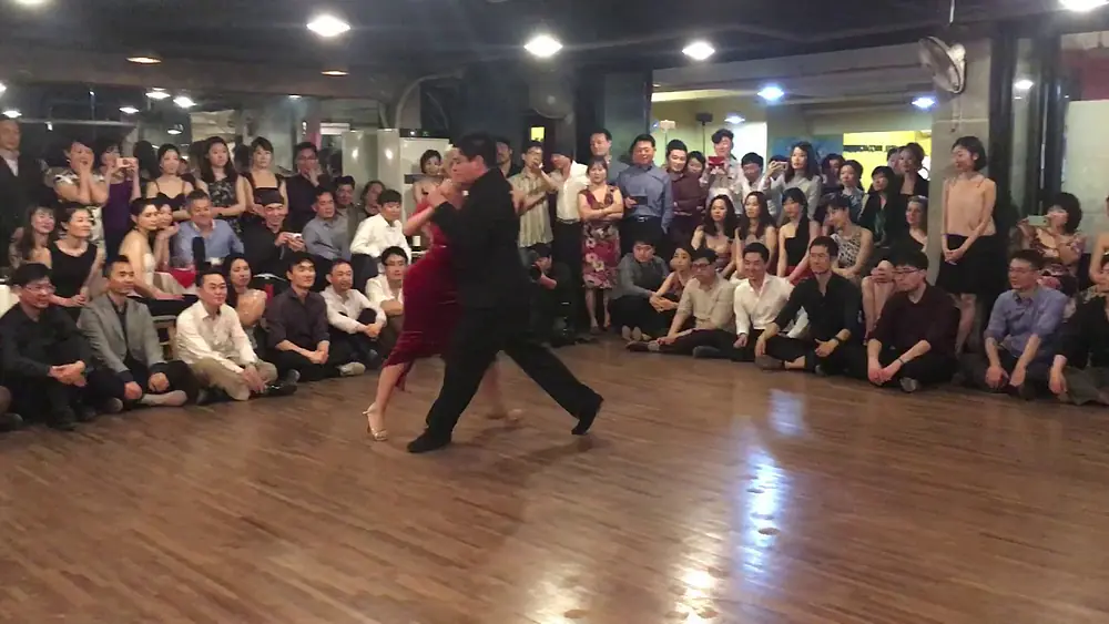 Video thumbnail for 2018.4.21 korea seoul el tango Carlitos Espinoza & Noelia Hurtado performance4