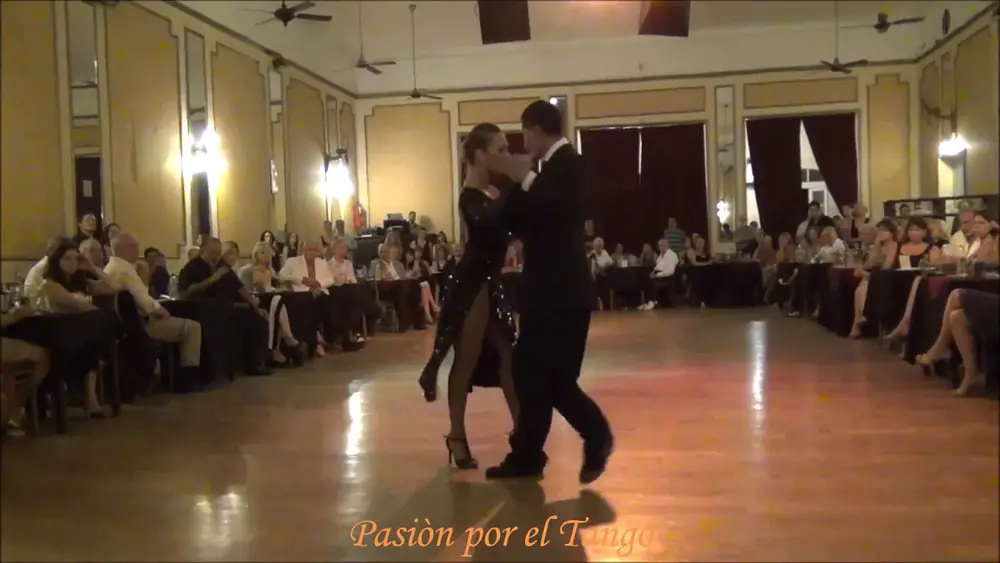 Video thumbnail for LAURA TORRES y JULIÀN SANCHEZ Bailando el Tango LOCA en YIRA YIRA MILONGA