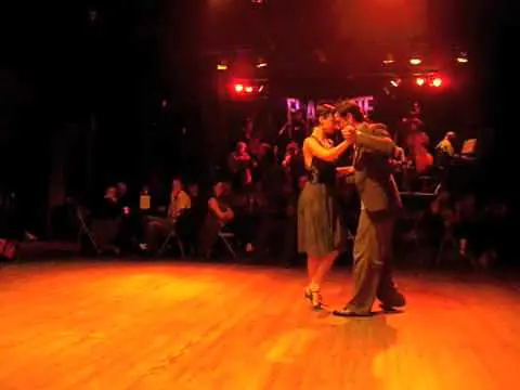 Video thumbnail for Fausto Carpino y Veronica Toumanova bailando un tango en Bendita Milonga (Buenos Aires) 3