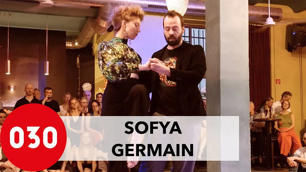 Video thumbnail for Sofya Petrichenko and Germain Cascales – Caserón de tejas by Mercedes Sosa