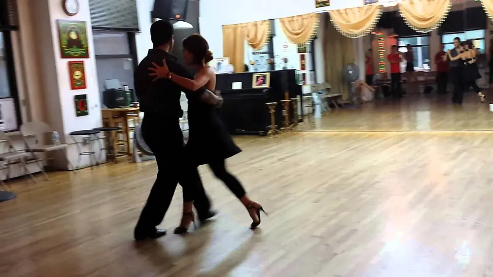 Video thumbnail for Argentine tango workshop:Vals - Leandro Oliver & Laila Rezk - Ilusión De Mi Vida