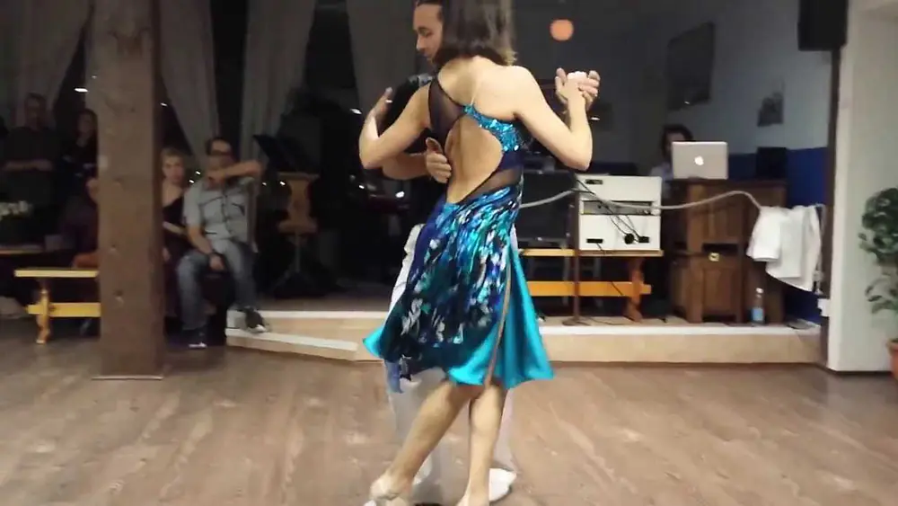 Video thumbnail for Gustavo Rosas and Gisela Natoli - Argentine Tango (3/4) escenario (2014-01-05   Oulu, Finland)