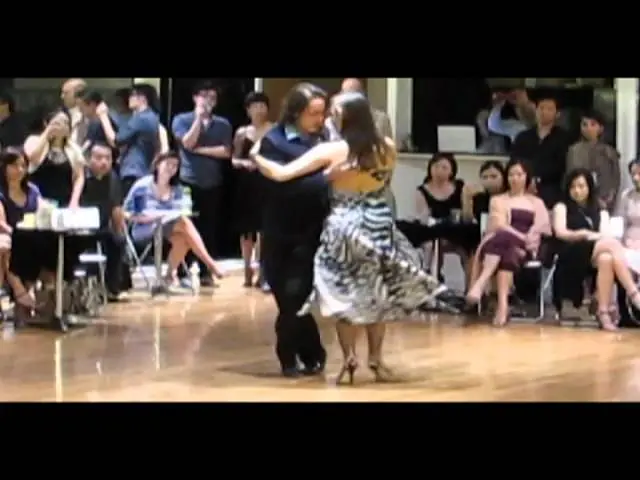 Video thumbnail for Milena Plebs & David Palo - "Junto a tu corazon" (tango, 2/3) at Hong Kong (21 May 2011)