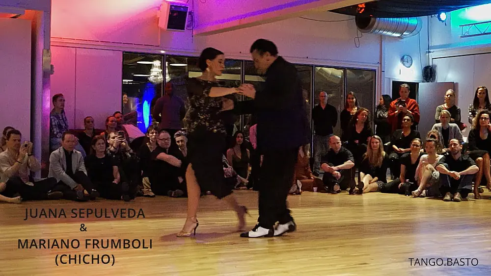 Video thumbnail for Juana Sepulveda & Mariano Chicho Frumboli - 6-6 - Milonga Grammofon - 2022.02.12