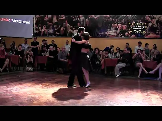 Video thumbnail for Exhibición de tango en milonga Parakultural por Maria Olivera y Gustavo Benzecry Sabá