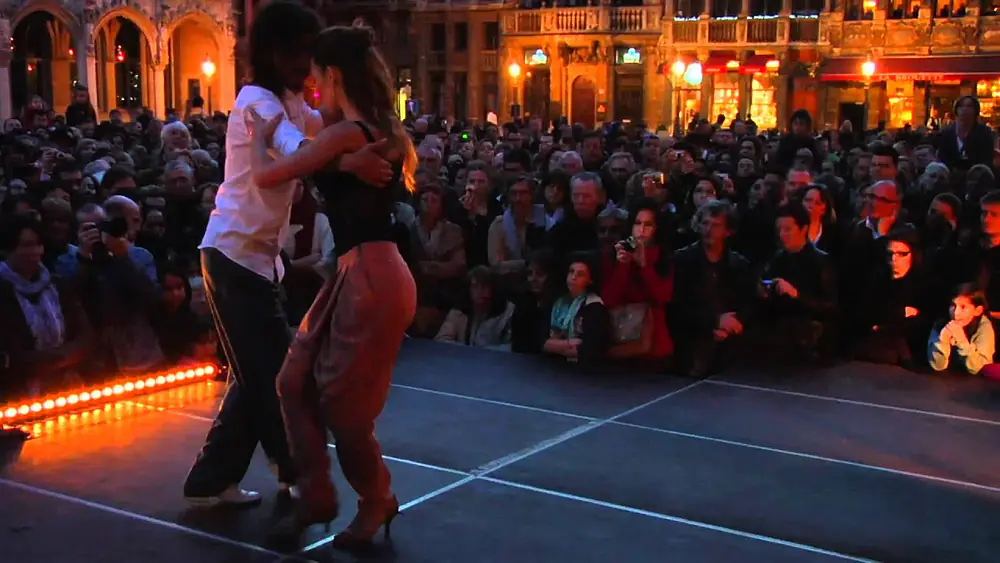 Video thumbnail for BTF 2011 - Démo Grand Place Cecilia Garcia y Serkan Gokcesu Brussels tango festival