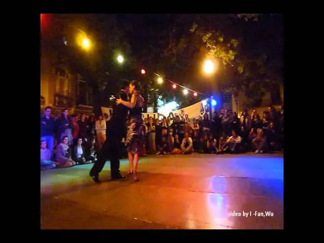 Video thumbnail for Cristhian Sosa y Sabrina Garcia en Plaza Dorrego 30 / 10 / 2011