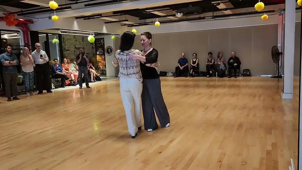 Video thumbnail for Argentine tango Práctica: Mariela Franganillo - Tormenta