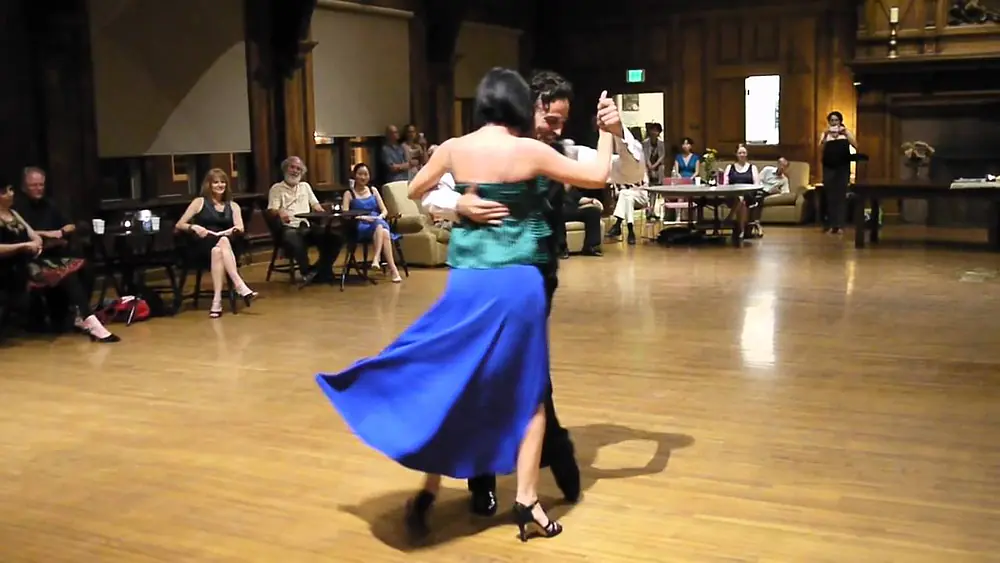 Video thumbnail for Fernanda Ghi y Guillermo Merlo dancing to tango vals "Palomita Blanca"