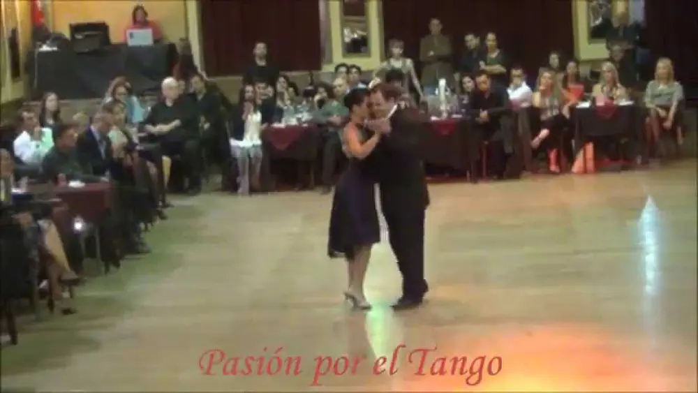 Video thumbnail for NADIA IBAÑEZ y GONZALO ROBINSON Bailando el Tango VOLVAMOS A EMPEZAR en YIRA YIRA MILONGA