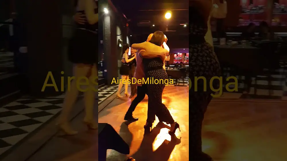 Video thumbnail for #tango #shorts Negro Mela glosador bailando en La Del Centro milonga, Carolina Couto