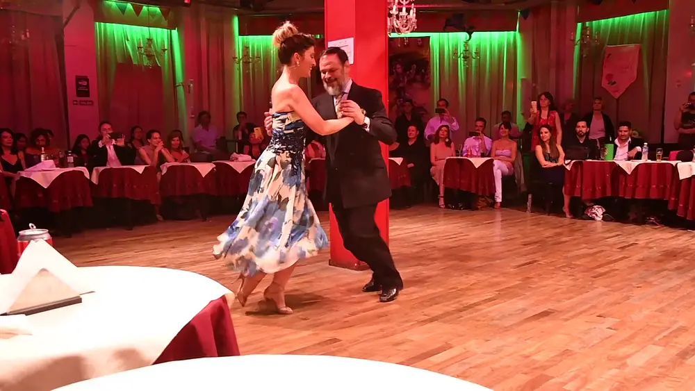 Video thumbnail for Fabian Peralta y Josefina Bermudez en Porteño y Bailarin -3