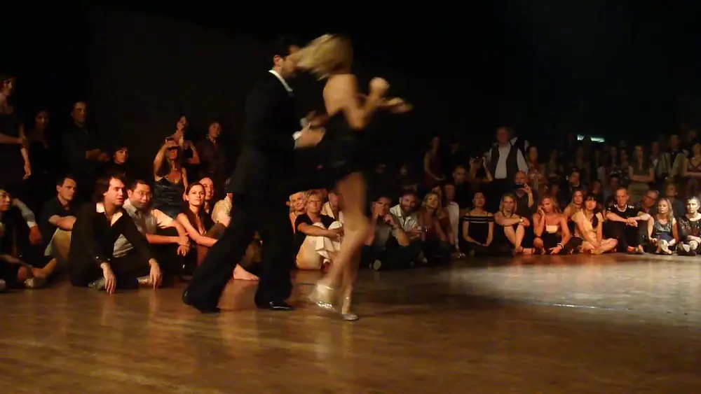 Video thumbnail for Sebastian Arce y Mariana Montes performance 4 rivertango 2010