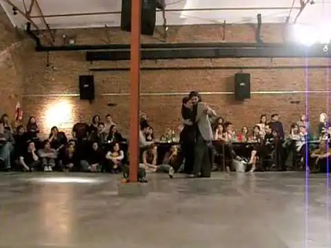 Video thumbnail for Bruno Tombari y Mariángeles Caamaño bailando un tango en Loca, Buenos Aires. 2