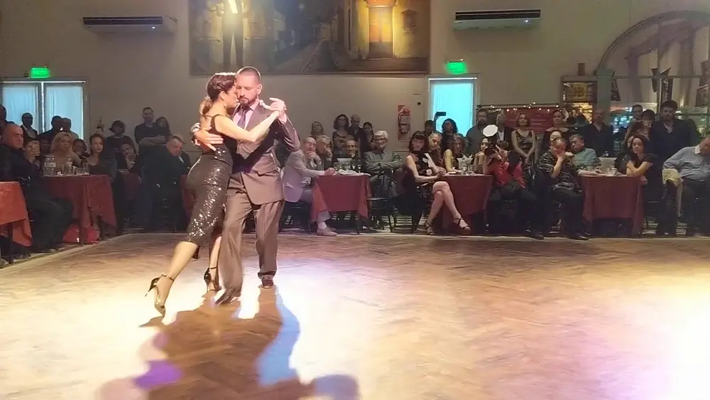 Video thumbnail for Moira Castellano & Javier Rodriguez: Mujercitas Tango Festival 2019 - Barro