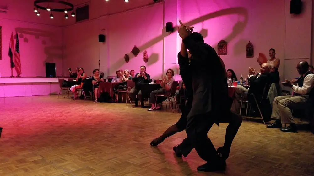Video thumbnail for Argentine tango: Andrés Bravo & Sarita Arpel - Inspiración