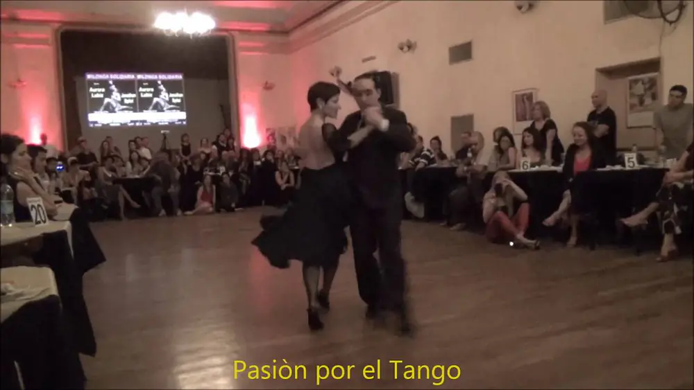 Video thumbnail for AURORA LUBIZ y JONATHAN SPITEL Bailando el Tango REMOLINO en la Milonga SOLIDARIA