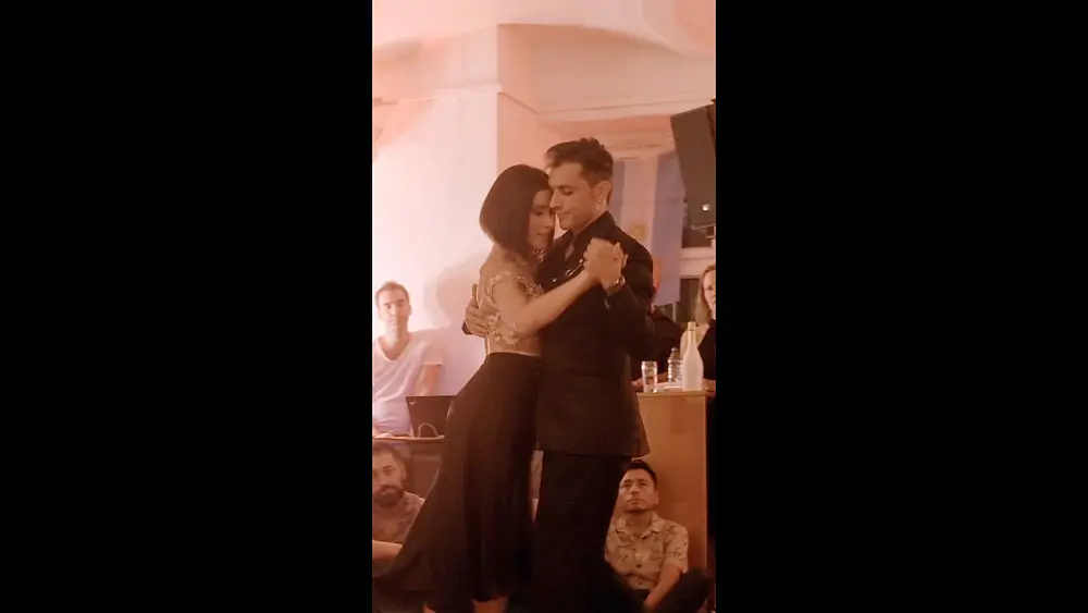 Video thumbnail for Fatima Vitale and Andres Sautel – En lo de Laura #030tango #tango #argentinetango