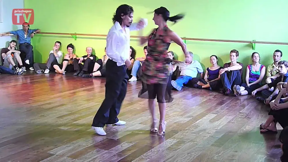 Video thumbnail for Gaston Torelli y Moira Castellano DNI Tango Studio Buenos Aires, Argentina February 2010 (5)