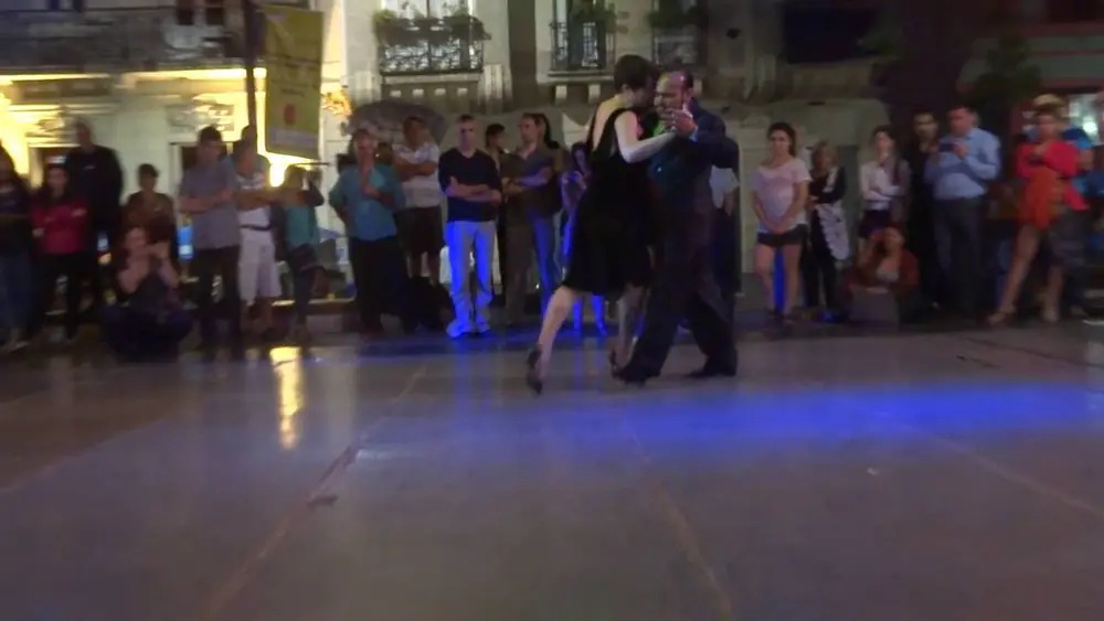 Video thumbnail for Irina Miro & Oscar Montenegro. Buenos Aires. Plaza Dorego