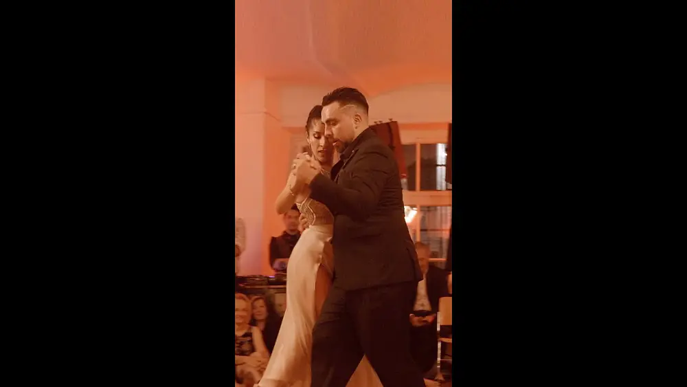 Video thumbnail for Clarisa Aragon and Jonathan Saavedra – Milonga querida #clarisayjonathan #030tango #tango