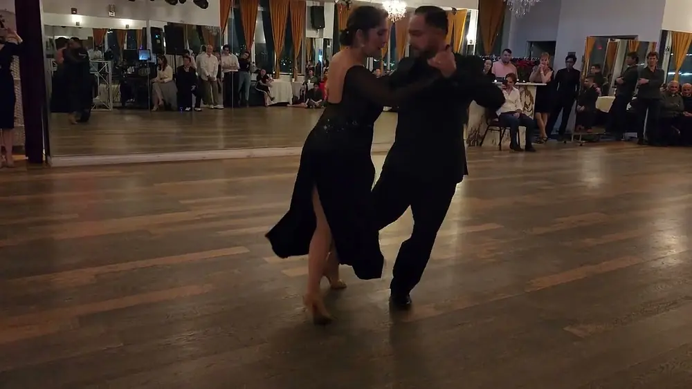 Video thumbnail for Argentine tango: Carlos & Maureen Urrego - Negracha