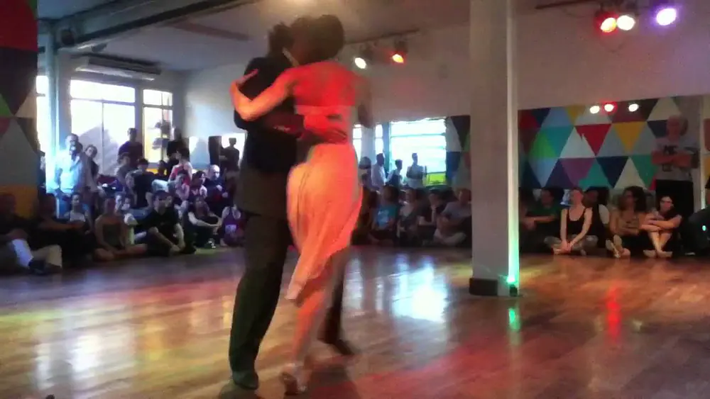 Video thumbnail for Pancho Pey y Lorena Ermocida en DNI Tango 4/4