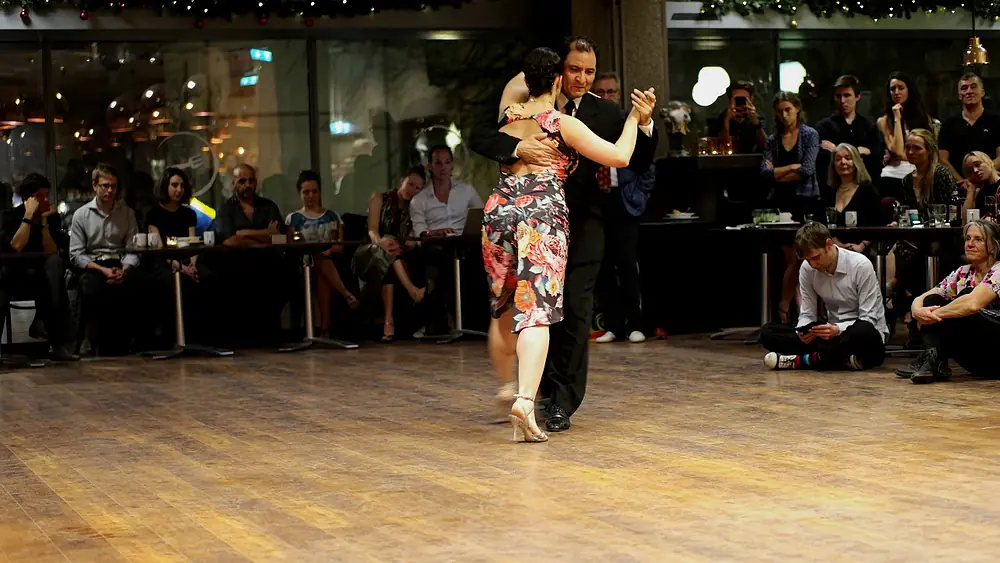 Video thumbnail for Gonzalo Robinson and Rita Caldas at 3Esquinas, tango
