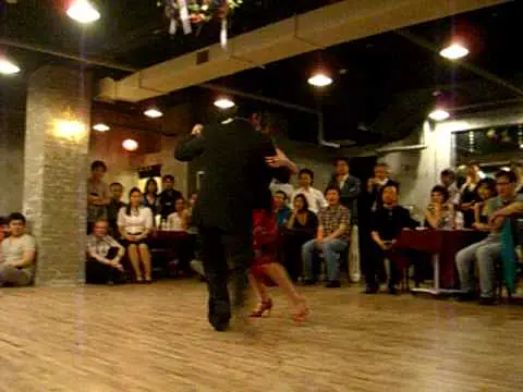 Video thumbnail for 2009 Seoul Tango Festival Welcome Party - Francisco Forquera y Carolina Bonaventura