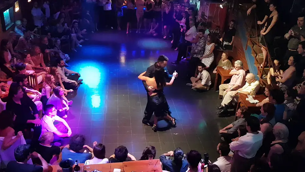 Video thumbnail for Clarisa Aragon & Jonathan Saavedra - Milonga a la Parrilla Buenos Aires 2018 2/4