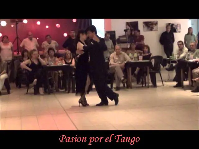 Video thumbnail for GENOVEVA FERNANDEZ Y ANDRES TANGUITO CEJAS bailando el tango RECUERDO en SI TANGO