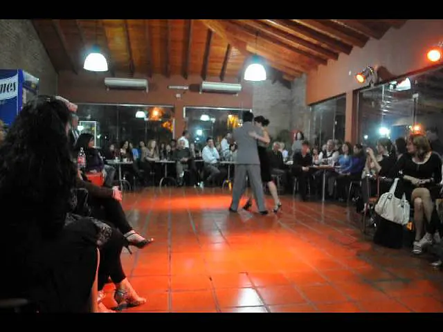 Video thumbnail for Julieta Qüesta y Raúl Choque bailan en Villa Dolores 2012 -Siete Palabras -Carlos Di Sarli