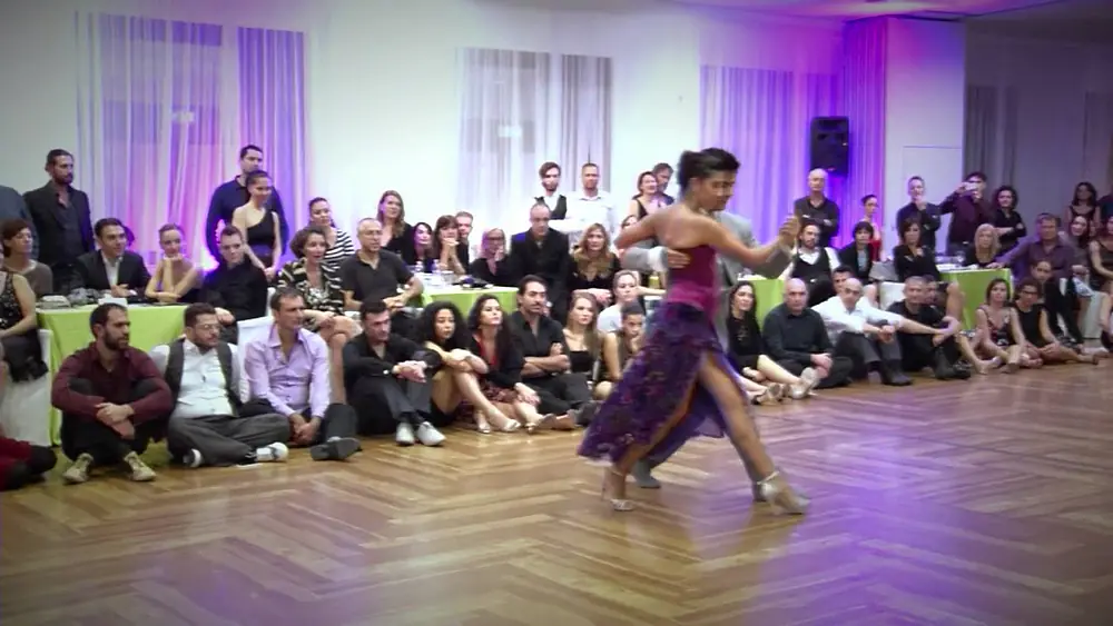 Video thumbnail for Sebastian Achaval e Roxana Suarez 5° Bari International Tango Congress 4/4