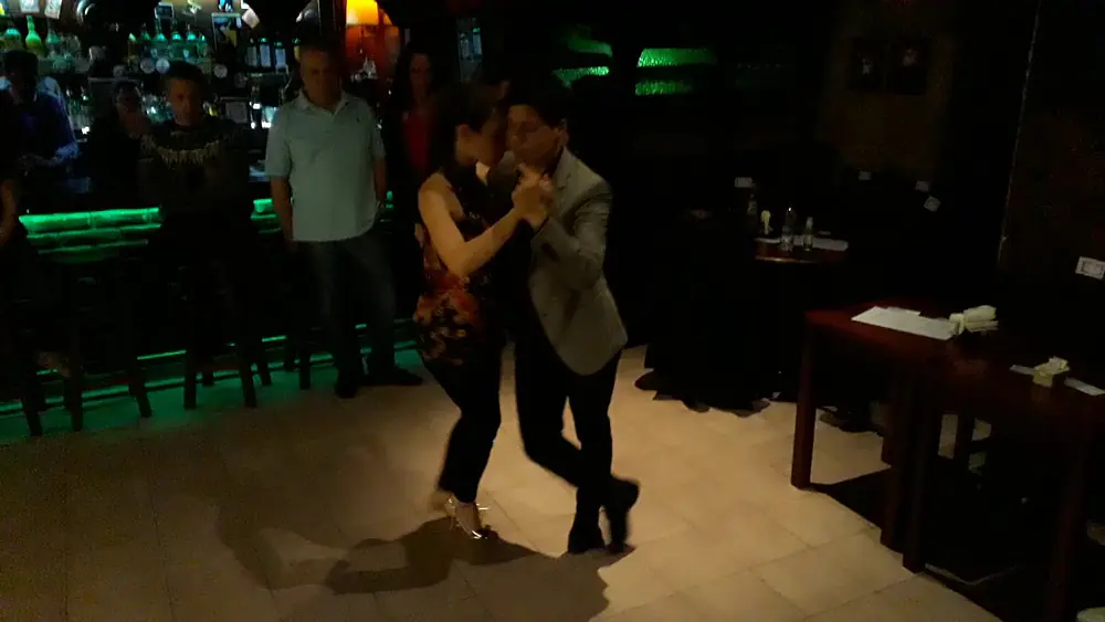 Video thumbnail for Clase de Tango de Fernanda Grosso y Alejandro Ferreyra
