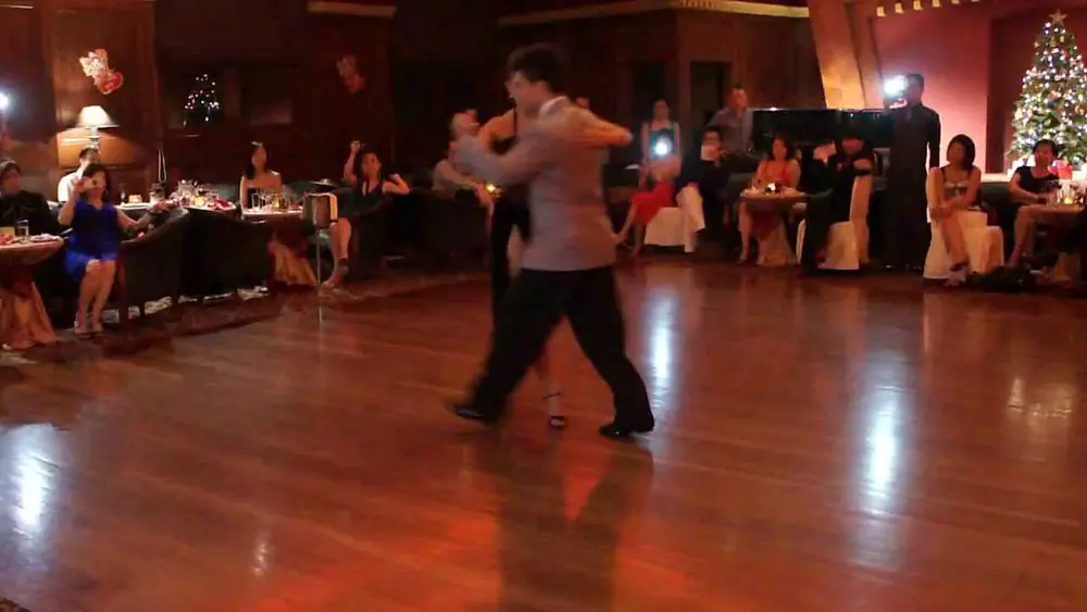 Video thumbnail for Singapore Tango Weekend - Sebastian Achaval & Roxana Suarez 2/2 Vals @ RTC Sparkling Xmas