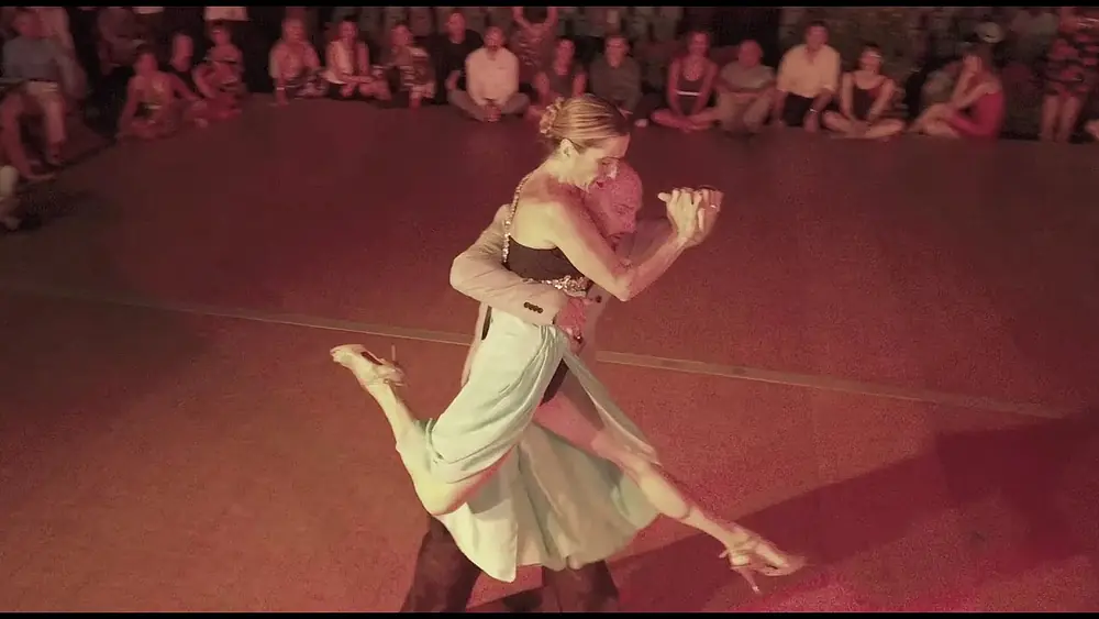 Video thumbnail for Rebeca Núñez & Mariano Otero dance Giovani - Historia de un Amor