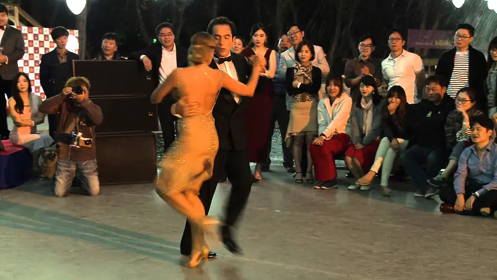 Video thumbnail for Geraldin Rojas & Ezequeil Paludi 3, Korea island tango Festival, 12.09.2015