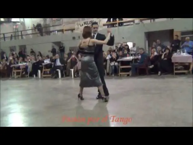 Video thumbnail for CAMILA DANELLI y LUCAS ERNESTO PAEZ bailando INDIO MANSO en la MILONGA DEL MORAN
