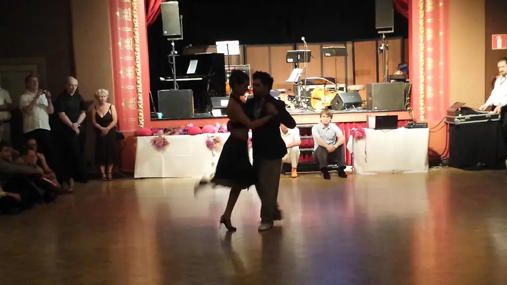 Video thumbnail for Rodrigo Fonti and Solange Chapperon - Dancing 1/3 milonga, argentine Tango (2014-07-26, Tampere, FI)