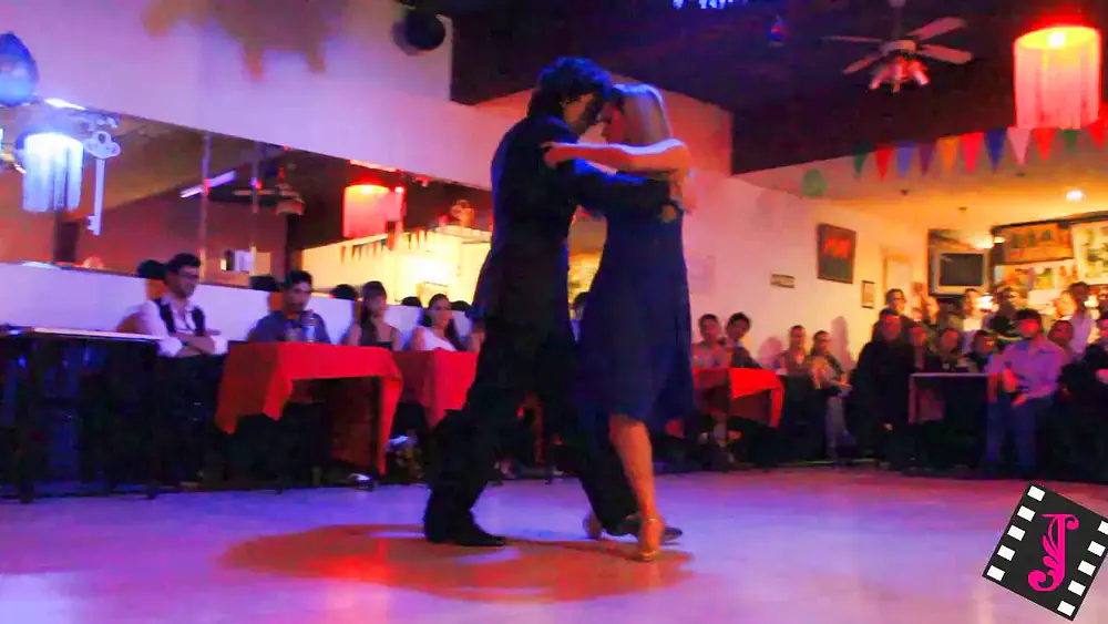 Video thumbnail for FEDERICO NAVEIRA y SABRINA MASSO en MILONGA10 (Tango)