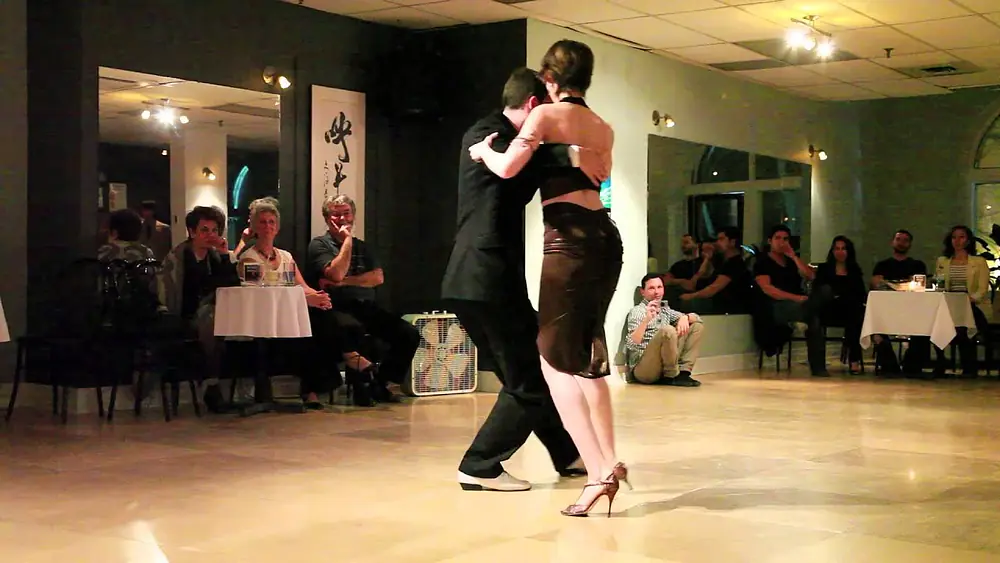 Video thumbnail for Evan Griffiths et Rebecca Shulman, "Gracias" (tango), (2de4).